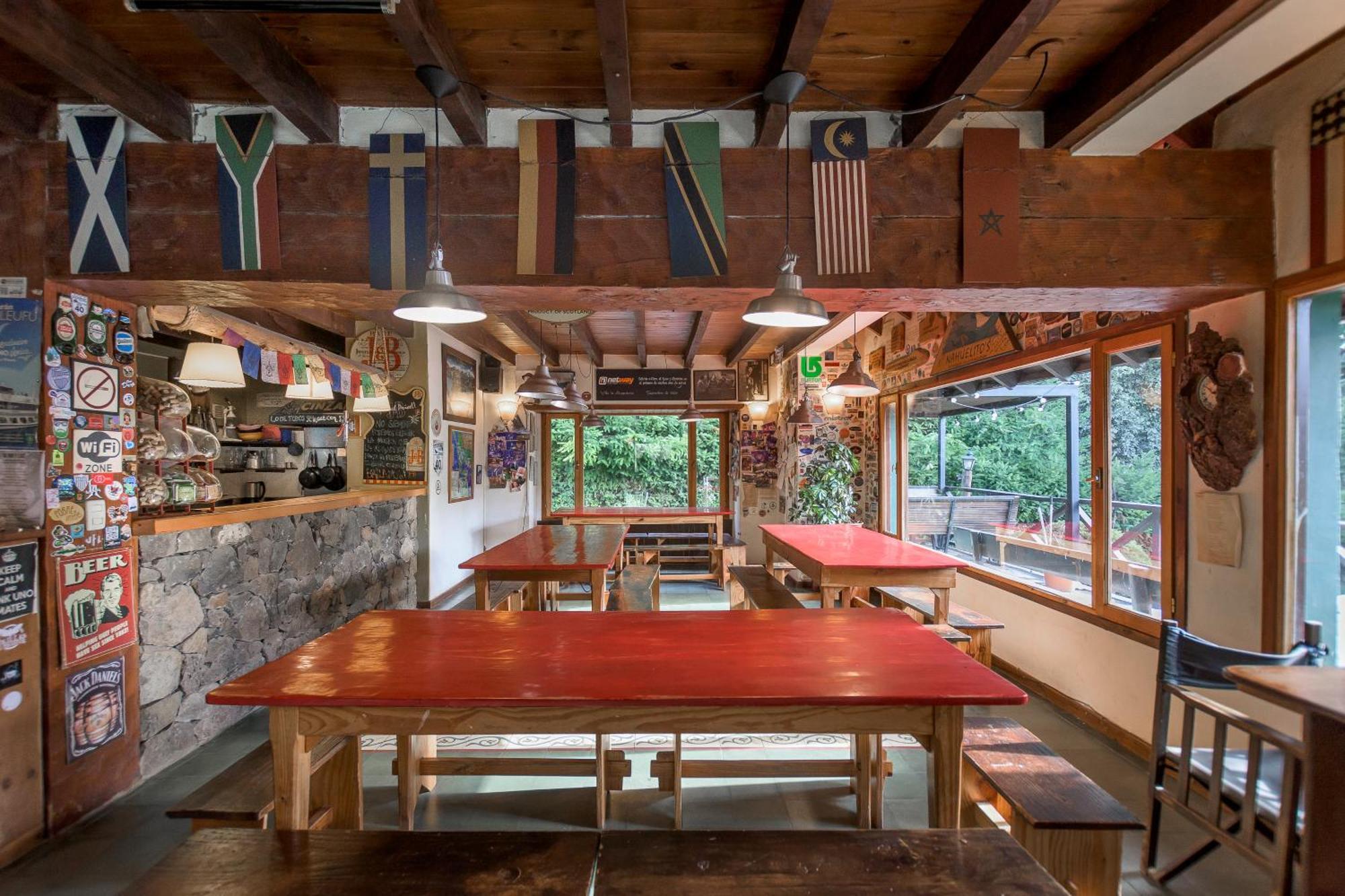 Hostel La Angostura Вилья-ла-Ангостура Экстерьер фото