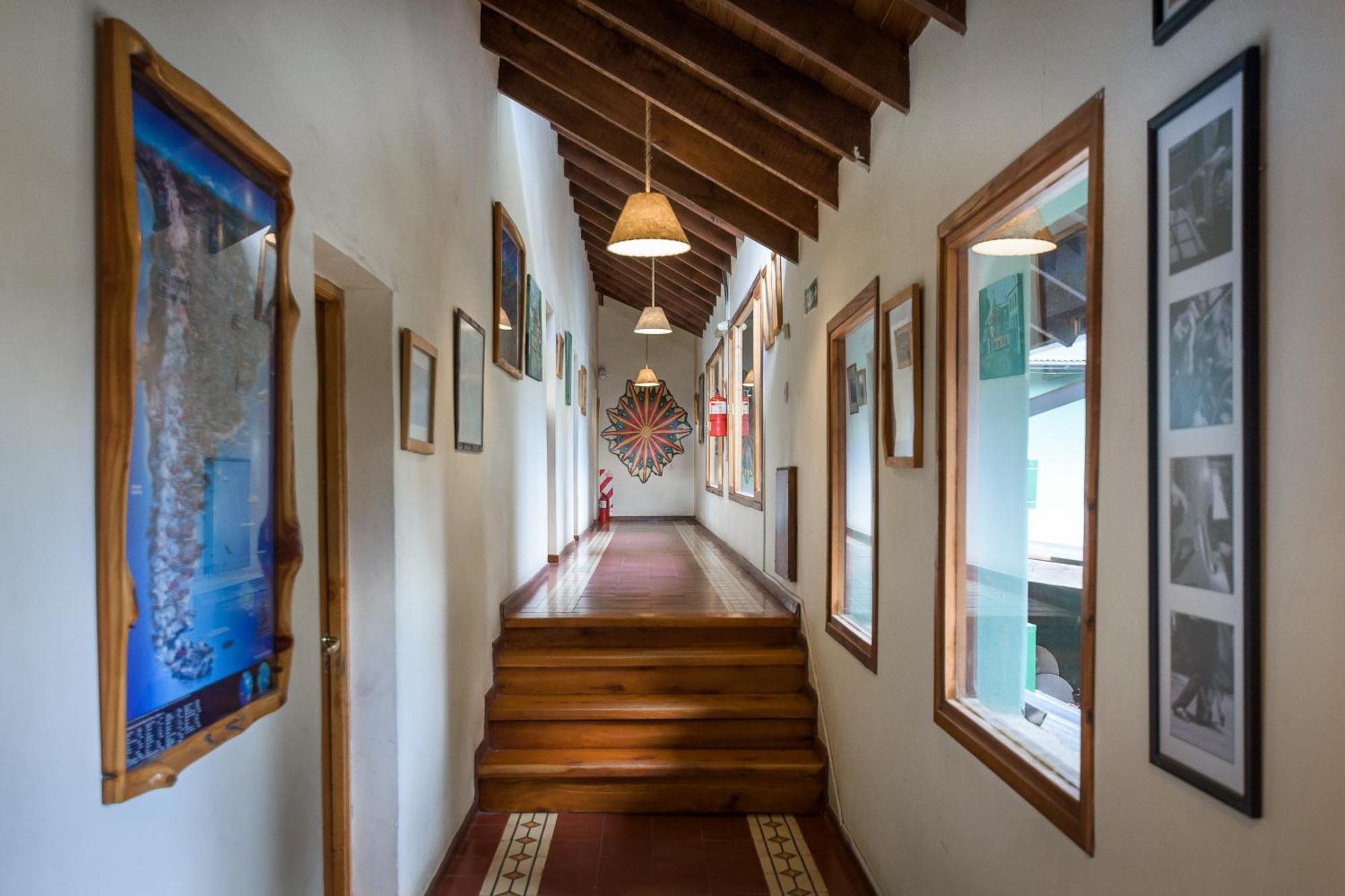 Hostel La Angostura Вилья-ла-Ангостура Экстерьер фото