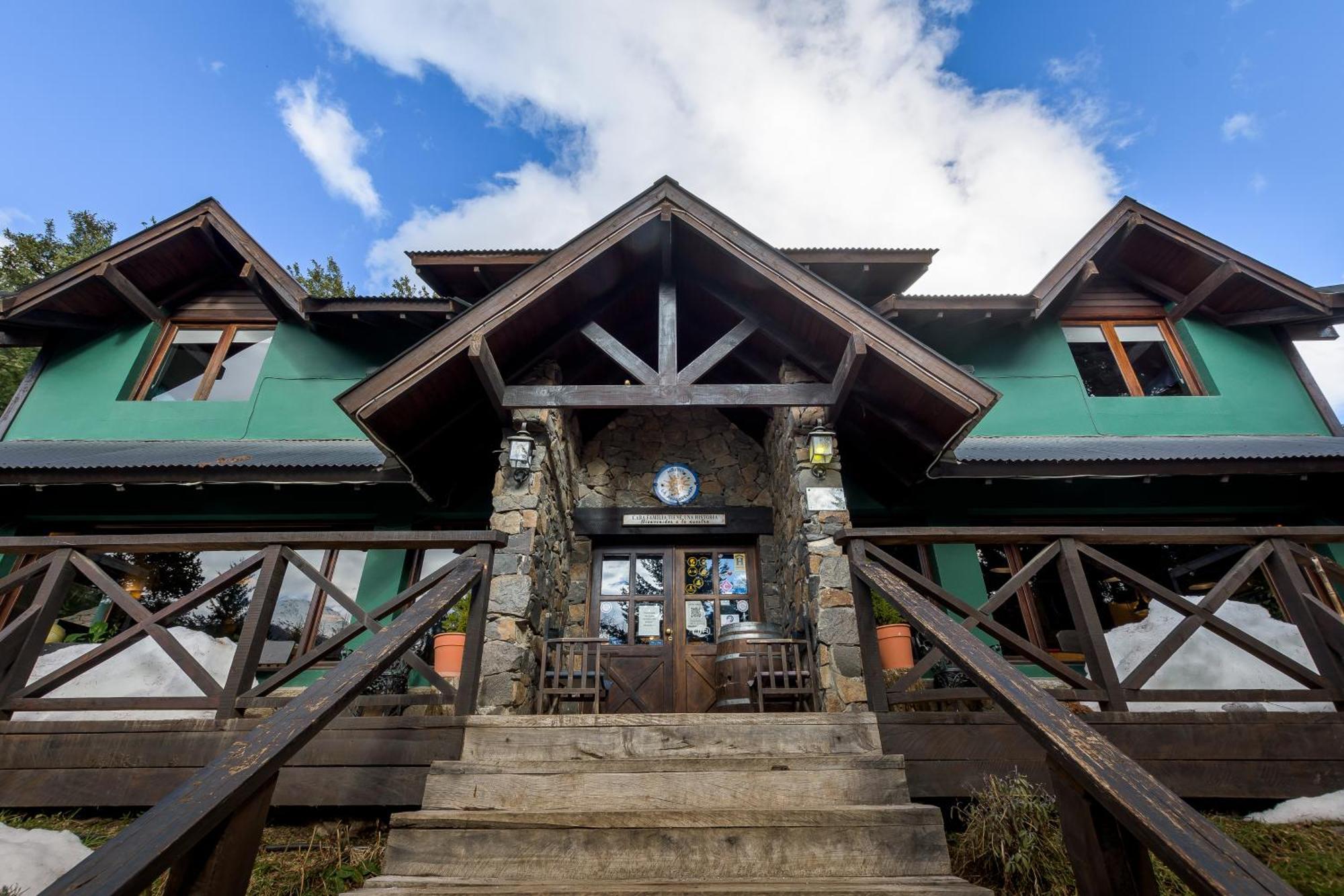 Hostel La Angostura Вилья-ла-Ангостура Экстерьер фото